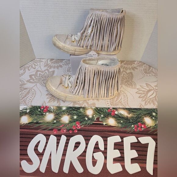 Converse Chuck Taylor All Star Shoes Womens Fringe Iridescent Hi Top 553021C NWD - Picture 2 of 7